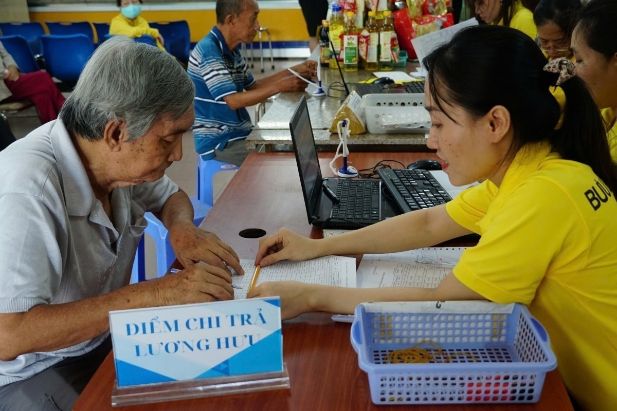 Bưu điện TP.HCM thực hiện chi trả lương hưu tại các điểm chi trả