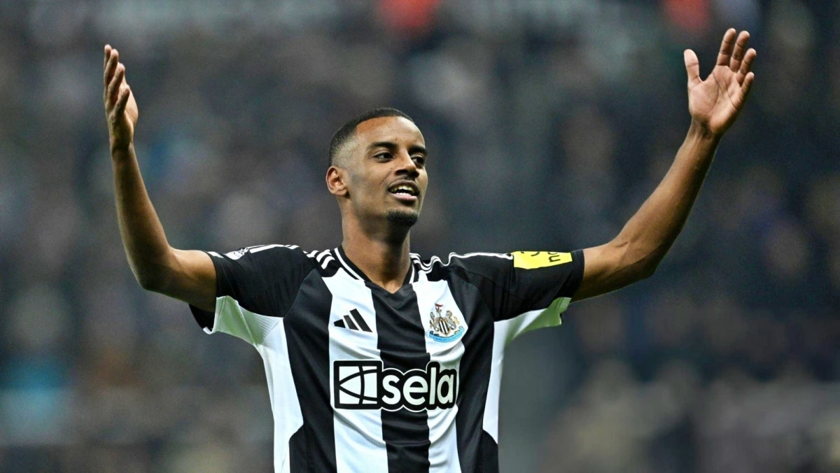 3. Tiền đạo Alexander Isak (Newcastle) - 12 bàn thắng