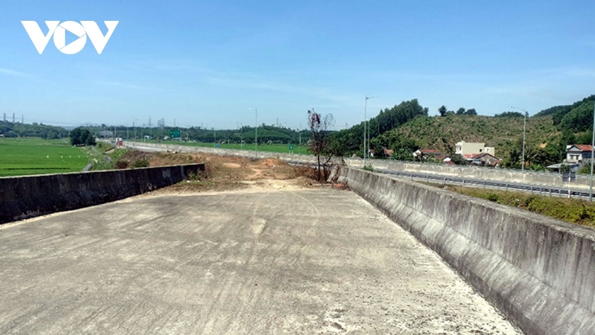 Bộ Giao thông vận tải chỉ đạo làm Nút giao cao tốc Đà Nẵng - Quảng Ngãi nối Khu Kinh tế Dung Quất