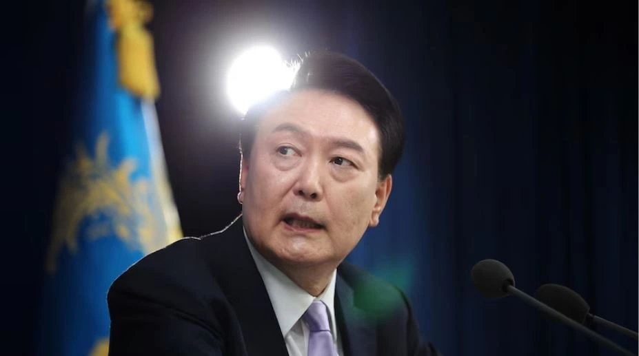 Tổng thống Yoon Suk-yeol cũng đã chính thức bị đình chỉ công tác (Ảnh: Reuters)