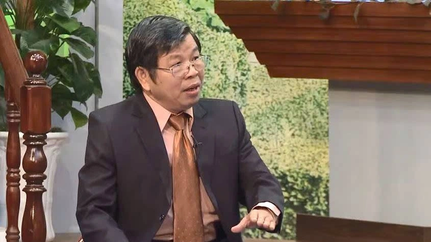 PGS.TS Hà Minh Hồng, nguyên Trưởng Khoa Lịch sử, Đại học Khoa học Xã hội và Nhân văn (Đại học Quốc gia TP.HCM).