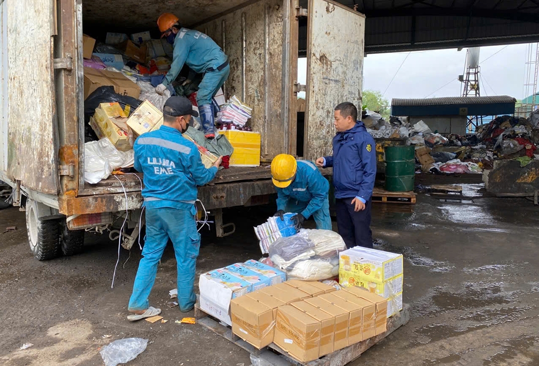 Đưa hàng hóa vào khu vực tiêu hủy