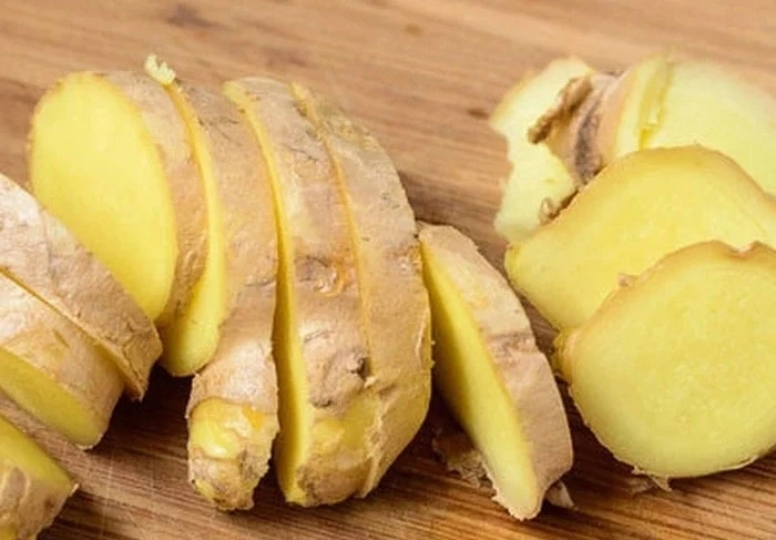 Gừng nhiều tác dụng nhưng một số nhóm người cần hạn chế ăn (Ảnh minh hoạ)