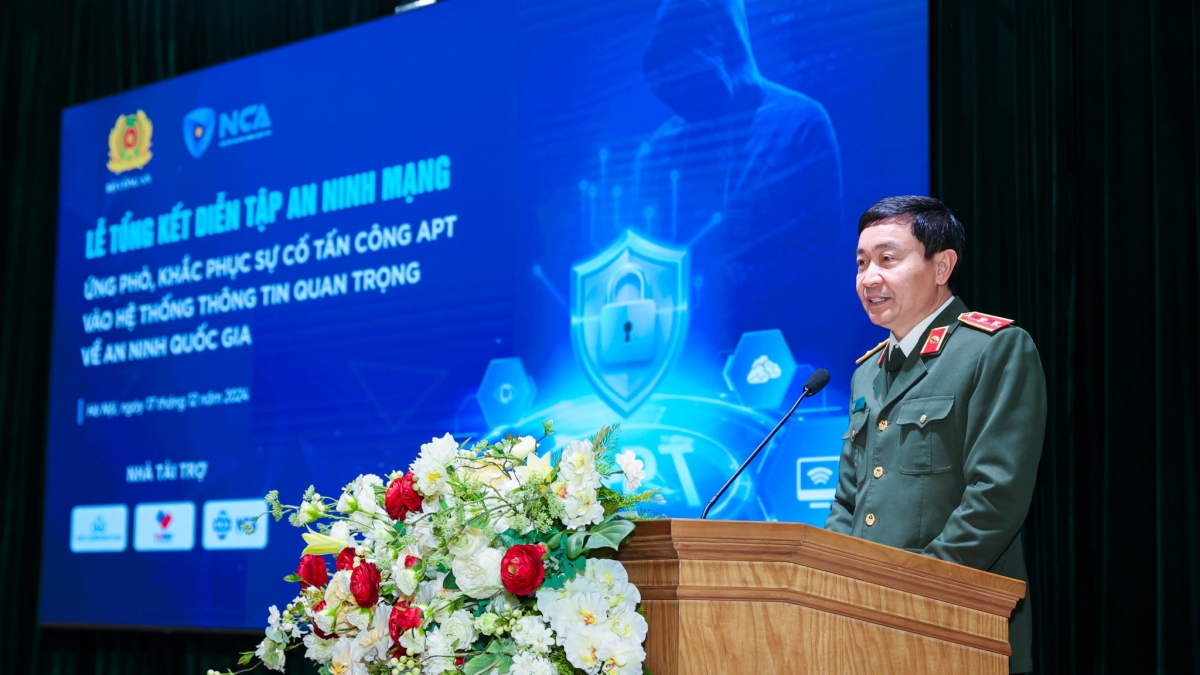Trung tướng Nguyễn Minh Chính, Cục trưởng Cục An ninh mạng và phòng, chống tội phạm sử dụng công nghệ cao, Phó chủ tịch thường trực Hiệp hội an ninh mạng quốc gia phát biểu tại sự kiện.