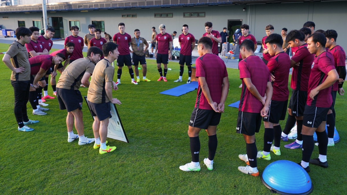 ĐT Thái Lan chuẩn bị cho trận bán kết lượt đi ASEAN Cup 2024 (Ảnh: Changsuek)