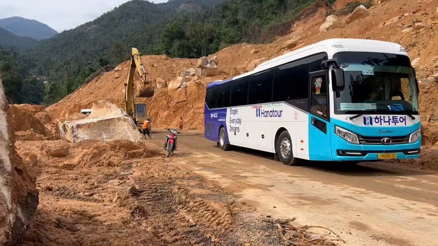 Bắt đầu từ 7 giờ ngày 22-12 tuyến Quốc lộ 27C qua đèo Khánh Lê thông xe trở lại.