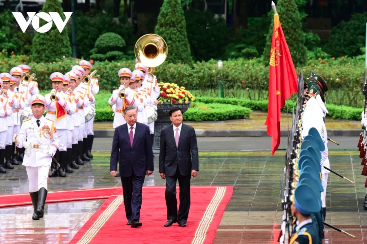 The state visit to Vietnam by General Secretary of the Lao People’s Revolutionary Party (LPRP) Central Committee and President of Laos Thongloun Sisoulith from September 10 to September 13 is a vivid demonstration of the great friendship, special solidarity, and faithful and pure relations between the two Parties, States, and people of both sides.