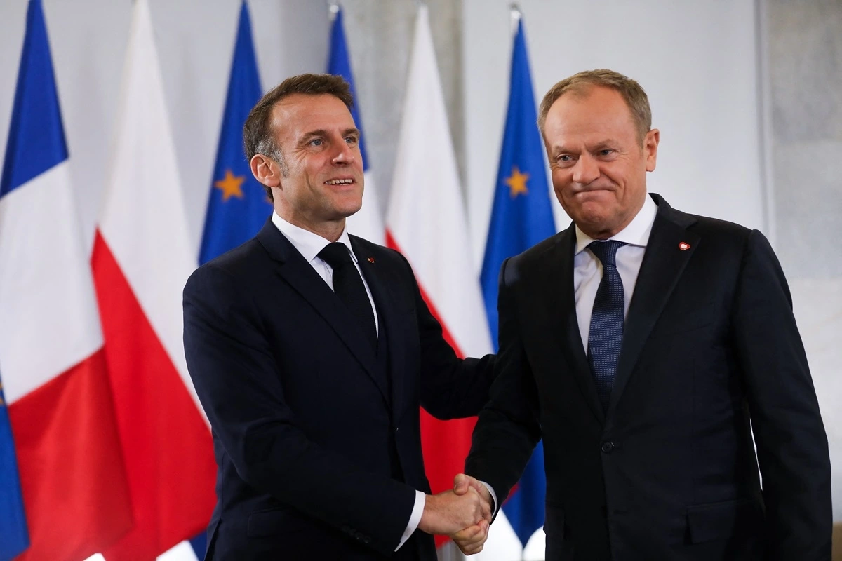 Tổng thống Pháp Emmanuel Macron (trái) gặp Thủ tướng Ba Lan Donald Tusk (Phải). Ảnh: The Defense Post