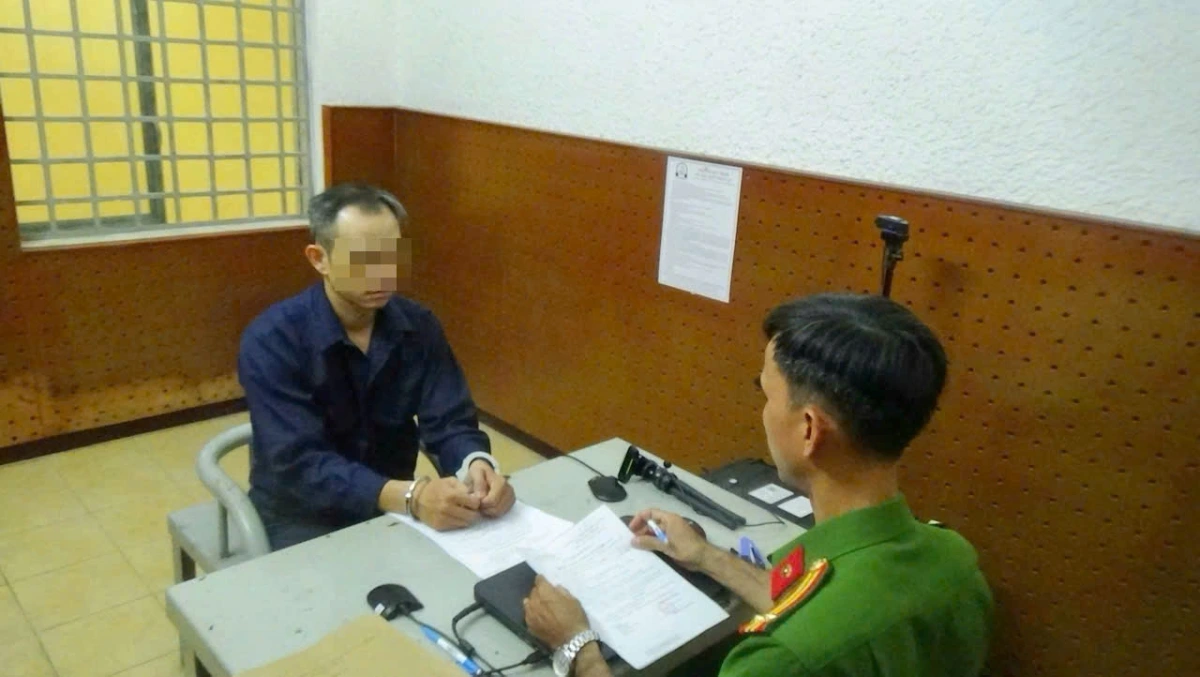 Bị can Bùi Thanh Khoa bị khởi tố, bắt tạm giam để điều tra về tội cố ý gây thương tích.