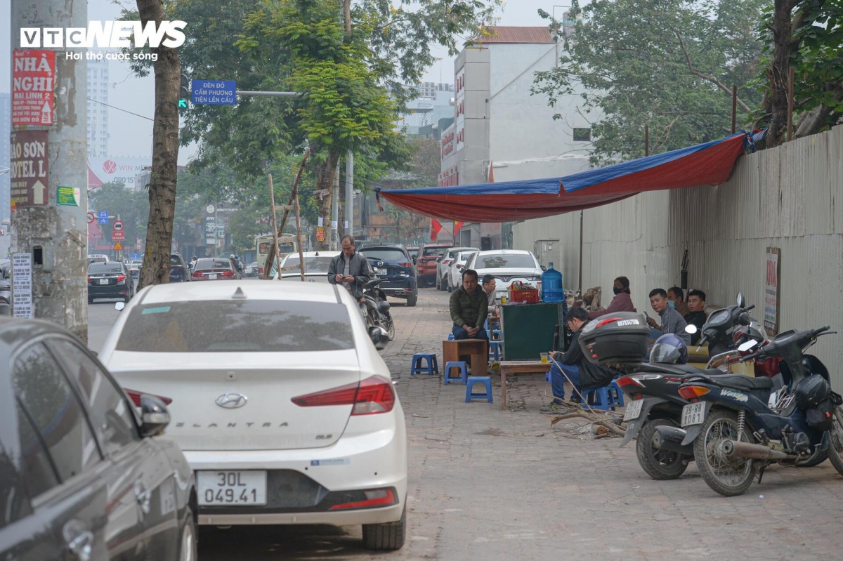 Ngoài phố Chùa Bộc, quận Đống Đa sẽ nghiên cứu cho thuê vỉa hè ở các tuyến phố: Nguyễn Văn Tuyết, Văn Miếu, Giảng Võ, Thái Hà và Huỳnh Thúc Kháng.