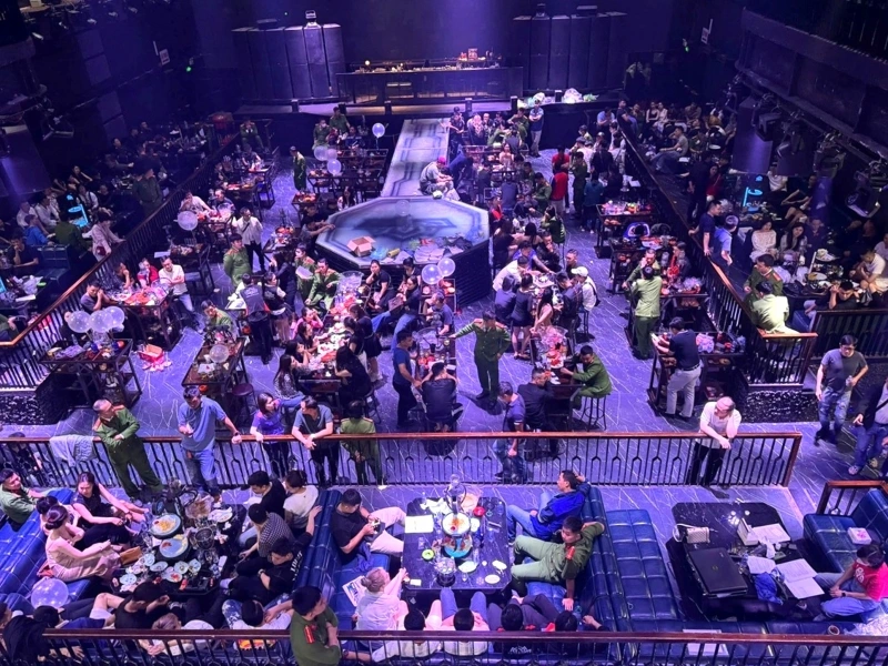 Hiện trường vụ đột kích vũ trường New MDM Club ngày 21/11/2024.