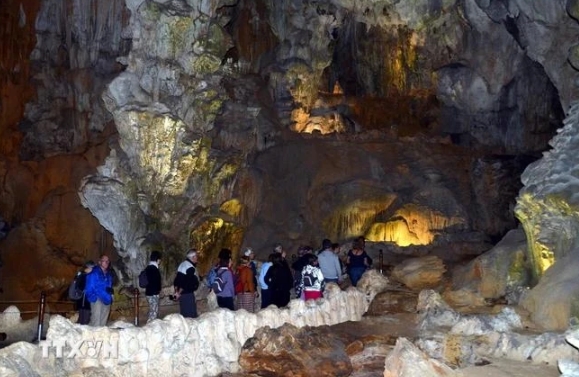 Visitors eager to explore a cave in Ha Long Bay