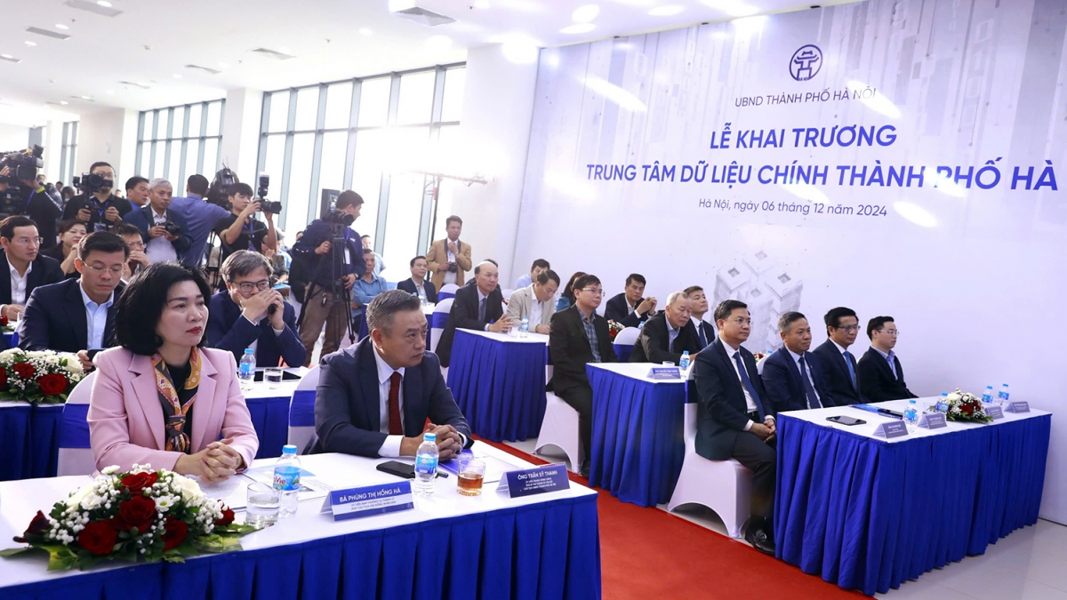 Các đại biểu tham dự buổi lễ