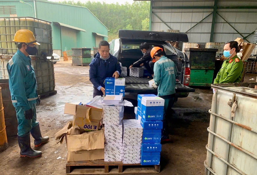 Hơn 2.000 sản phẩm không rõ nguồn gốc bị tịch thu