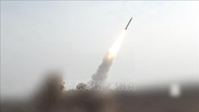 Tên lửa do lực lượng Houthi phóng từ Yemen. Ảnh tư liệu (minh họa): THX/TTXVN