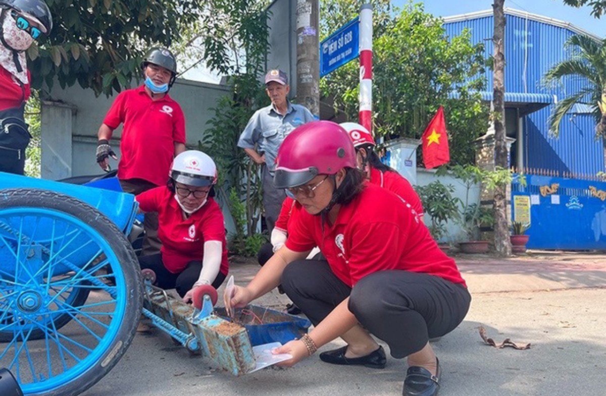 Những chiếc xe hút đinh của đội được đặt tên là "An - Vui" với ý nghĩa "An toàn cho bạn - Niềm vui cho tôi"