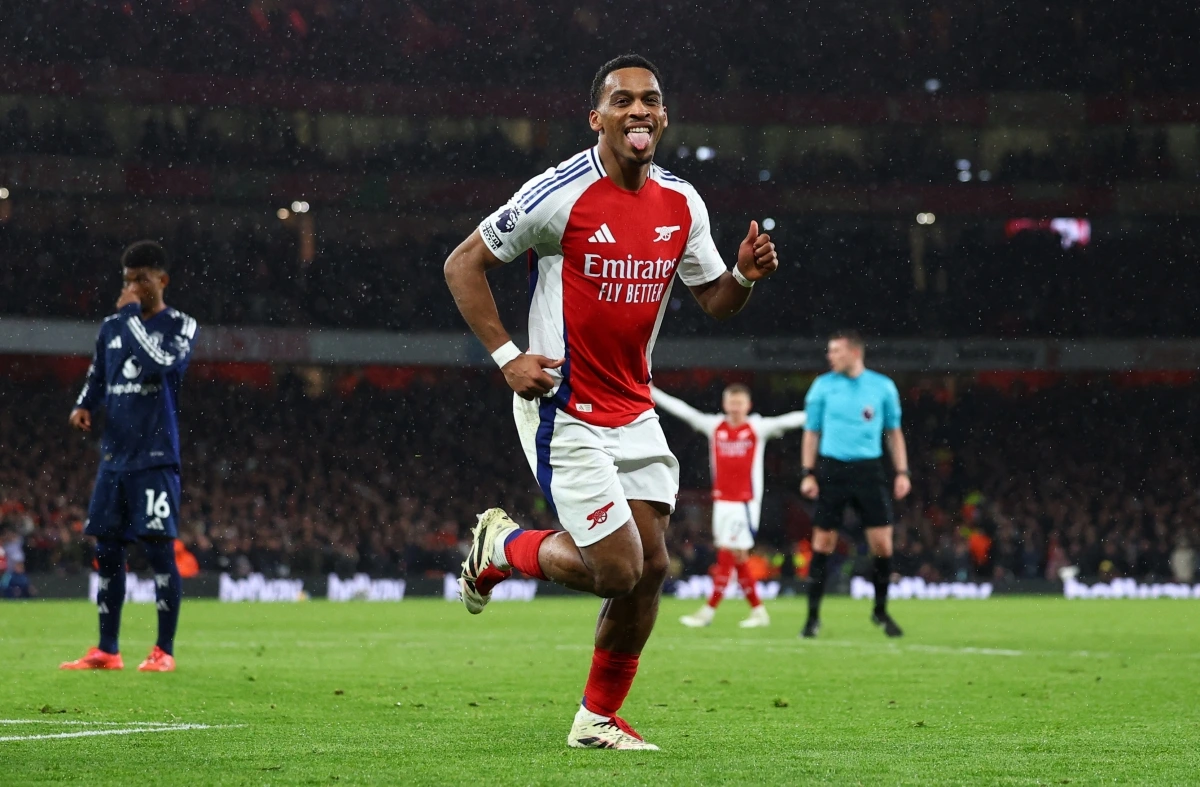 Arsenal thắng thuyết phục MU (Ảnh: Reuters).