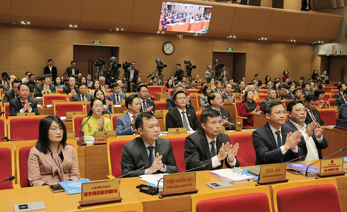 Các đại biểu tham dự kỳ họp.