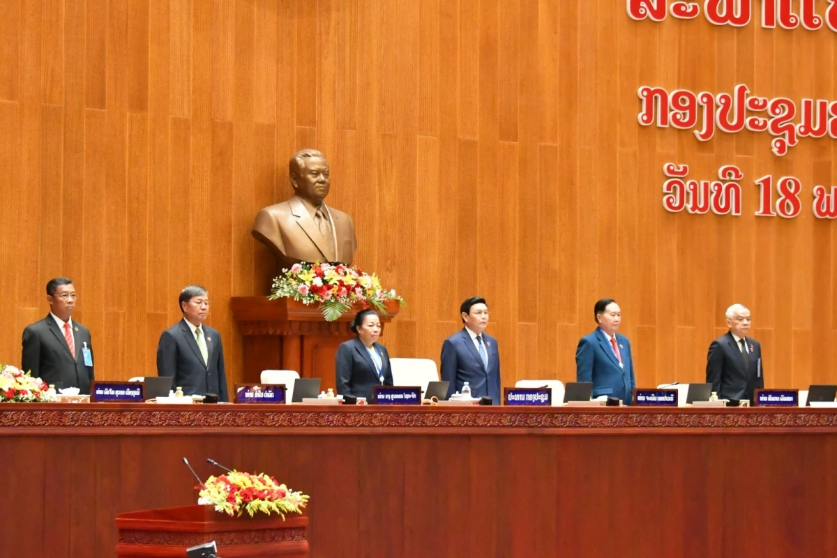 Kỳ họp thứ 8 Quốc hội khóa IX thảo luận, nghiên cứu công tác sửa đổi, bổ sung Hiến pháp 2015 (Nguồn: Đài phát thanh Quốc gia Lào)