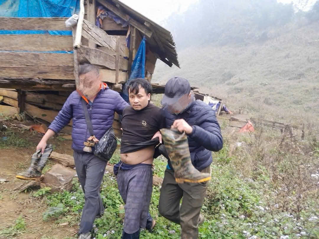 Công an tỉnh Hoà Bình triển khai phương án, bắt giữ thành công đối tượng truy nã đặc biệt nguy hiểm lẩn trốn 14 năm