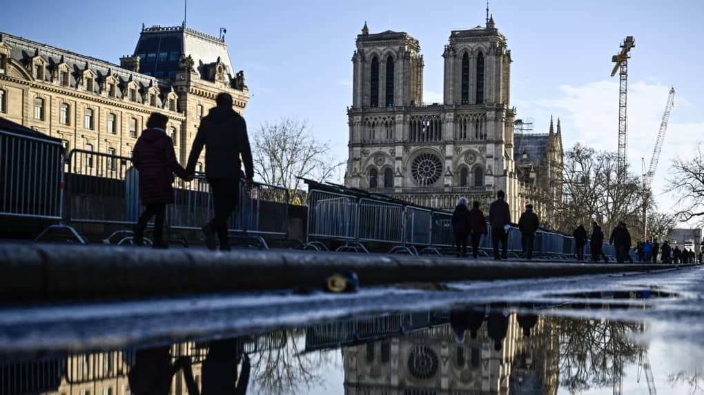 Mỗi năm, Nhà thờ Đức Bà Paris sẽ thu hút từ 12-14 triệu du khách trên toàn thế giới ghé thăm (Ảnh: La Nouvelle République)