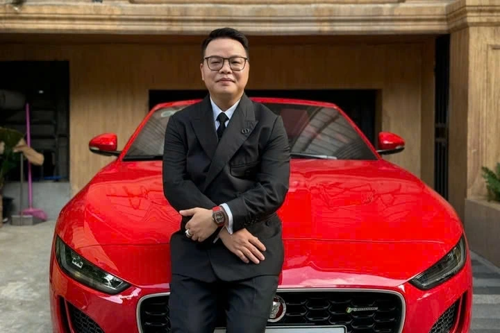 Mr Hunter Lê Khắc Ngọ hiện đang bỏ trốn và bị truy nã quốc tế.