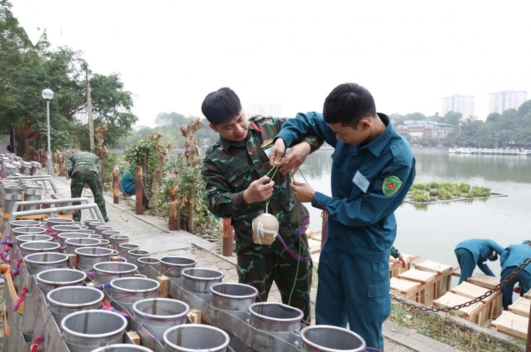 Soldiers have technically made thorough preparations, aiming to leave a lasting impression on all New Year revelers.
