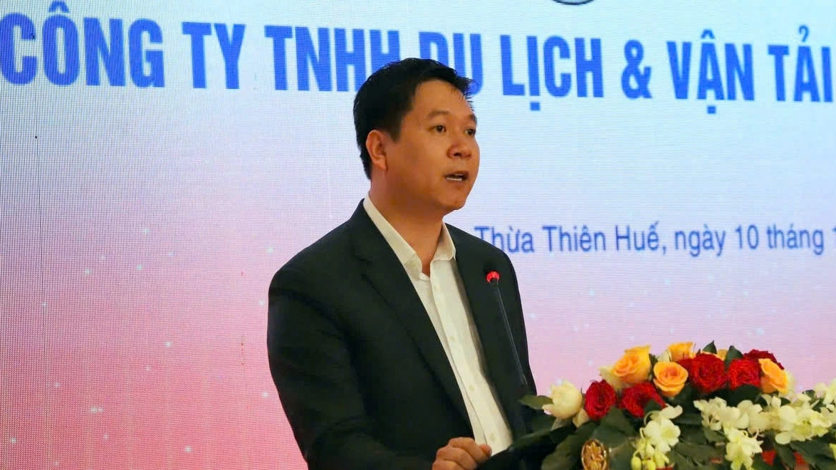 Ông Nguyễn Tiến Dũng, Phó Giám đốc Công ty TNHH Du lịch &amp; Vận tải Vân Anh