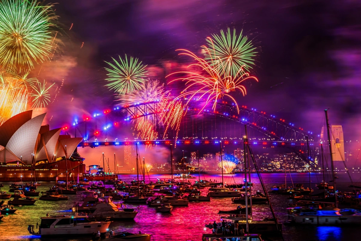 Màn bắn pháo hoa mãn nhãn ở Cầu Cảng Sydney của Australia.