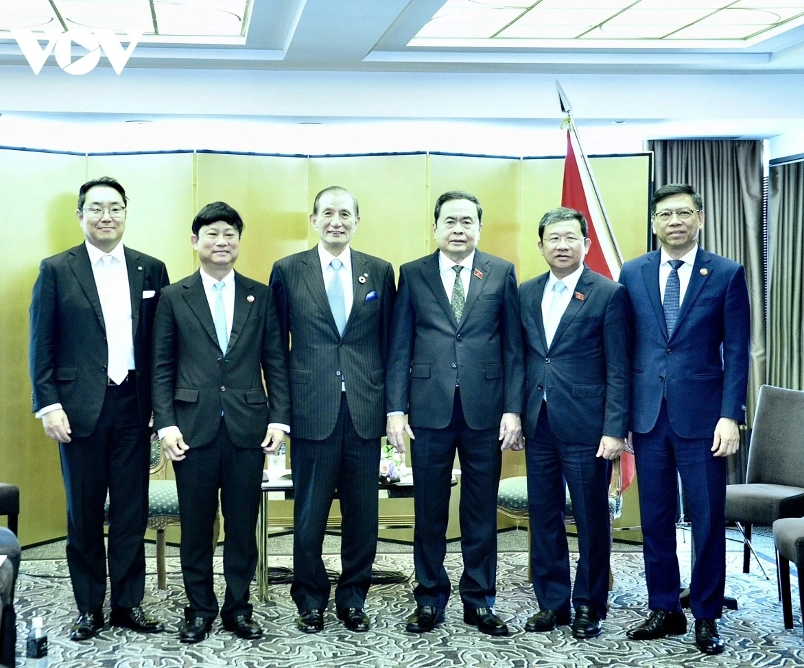 Sáng 5/12, Chủ tịch Quốc hội Trần Thanh Mẫn tiếp Chủ tịch Hội đồng Quản trị Tập đoàn Tokyu Nomoto Hirofumi. Chủ tịch Quốc hội đánh giá cao Tập đoàn Tokyu cùng liên doanh Tokyu-Becamex đã hợp tác và đang thực hiện rất hiệu quả các dự án đầu tư về bất động sản tại Bình Dương, góp phần quan trọng trong việc tạo ra hệ sinh thái mới về môi trường sống, làm việc, thu hút đầu tư và đẩy nhanh tiến độ triển khai, phát triển Đề án thành phố thông minh Bình Dương.