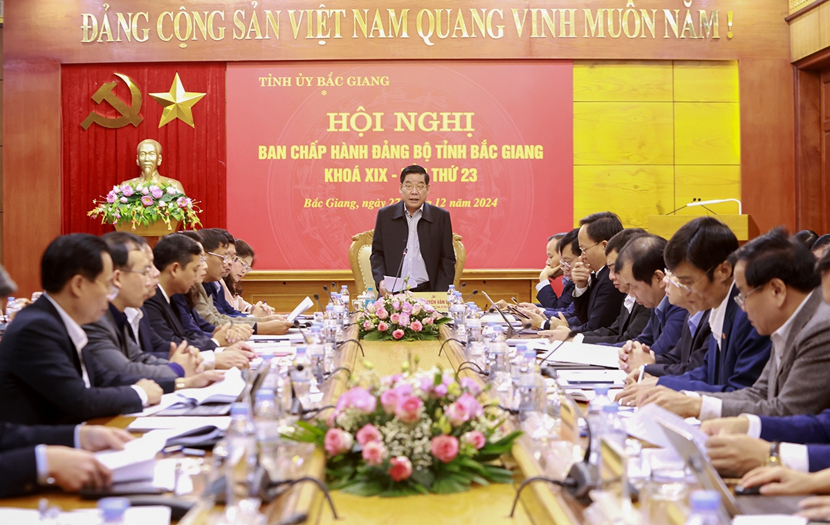 Bí thư Tỉnh ủy Bắc Giang Nguyễn Văn Gấu yêu cầu sắp xếp, tinh gọn bộ máy bảo đảm nâng cao hiệu quả, hiệu lực hoạt động của các cơ quan, đơn vị