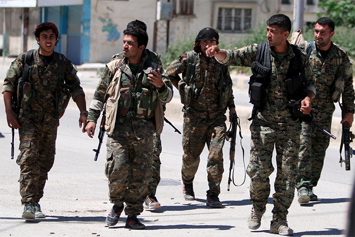 Lực lượng dân quân người Kurd. Ảnh: Reuters