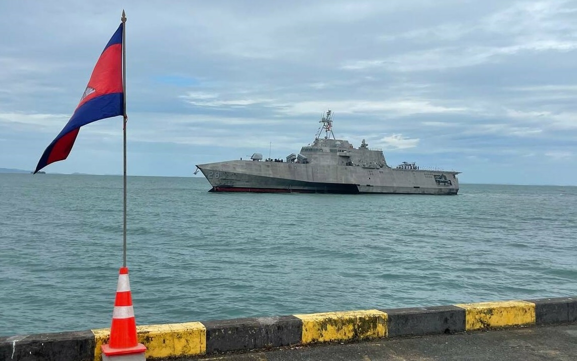 Chiến hạm Mỹ USS Savannah cập cảng Campuchia. Ảnh: Bộ Thông tin Campuchia.