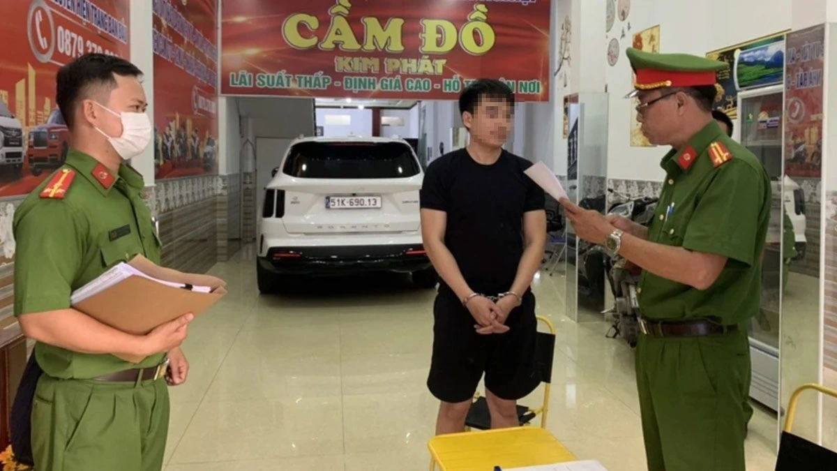 Một đối tượng trong đường dây cho vay nặng lãi bị bắt (ảnh: CA)