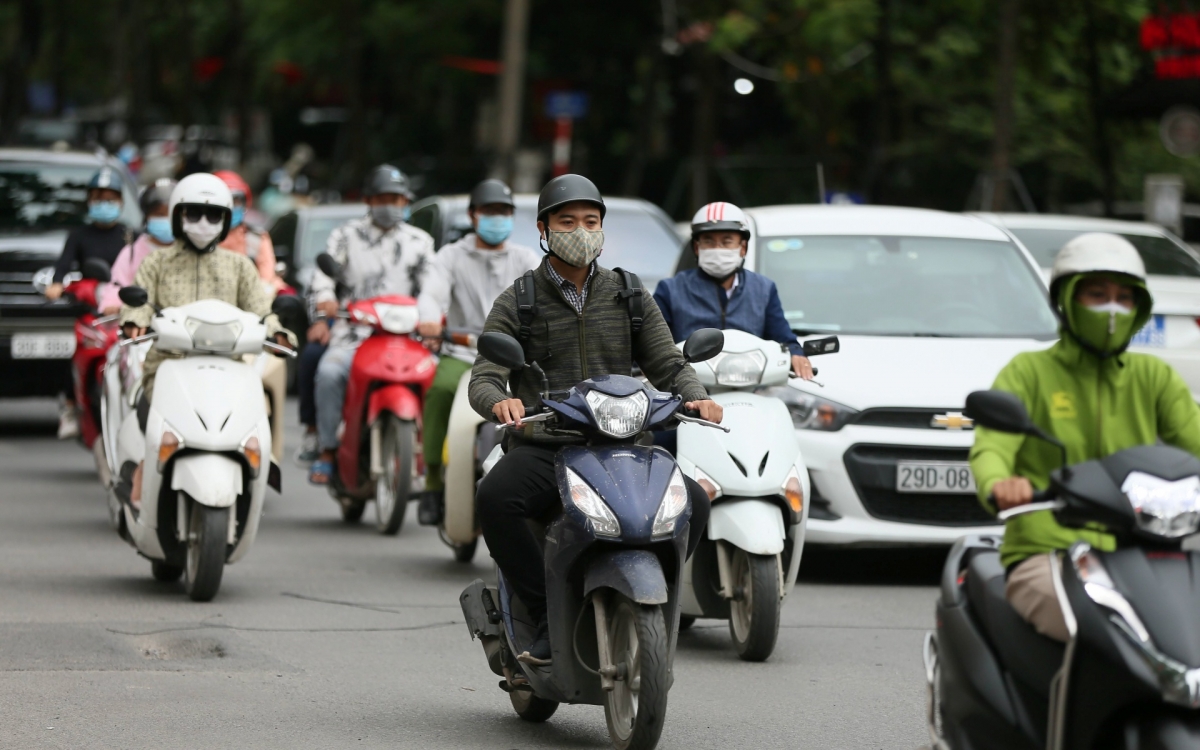 Hà Nội ngày nắng, đêm không mưa, trời rét