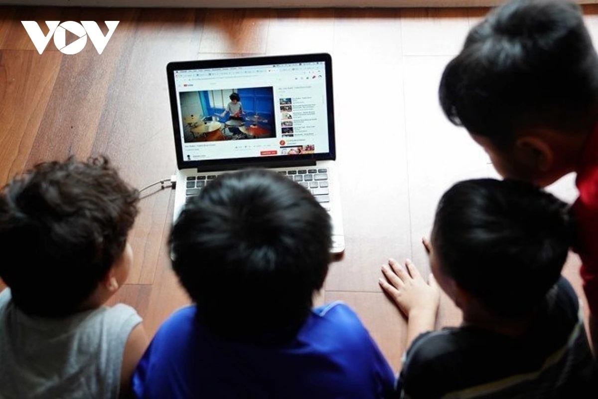 Thế hệ trẻ ở Việt Nam được tiếp xúc với internet, không gian mạng từ rất sớm