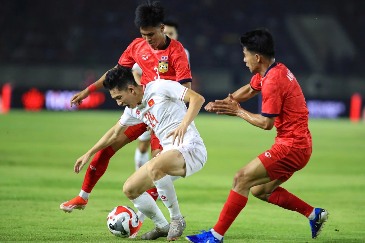 ĐT Việt Nam vẫn gặp nhiều khó khăn (Ảnh: Hoài Thương)