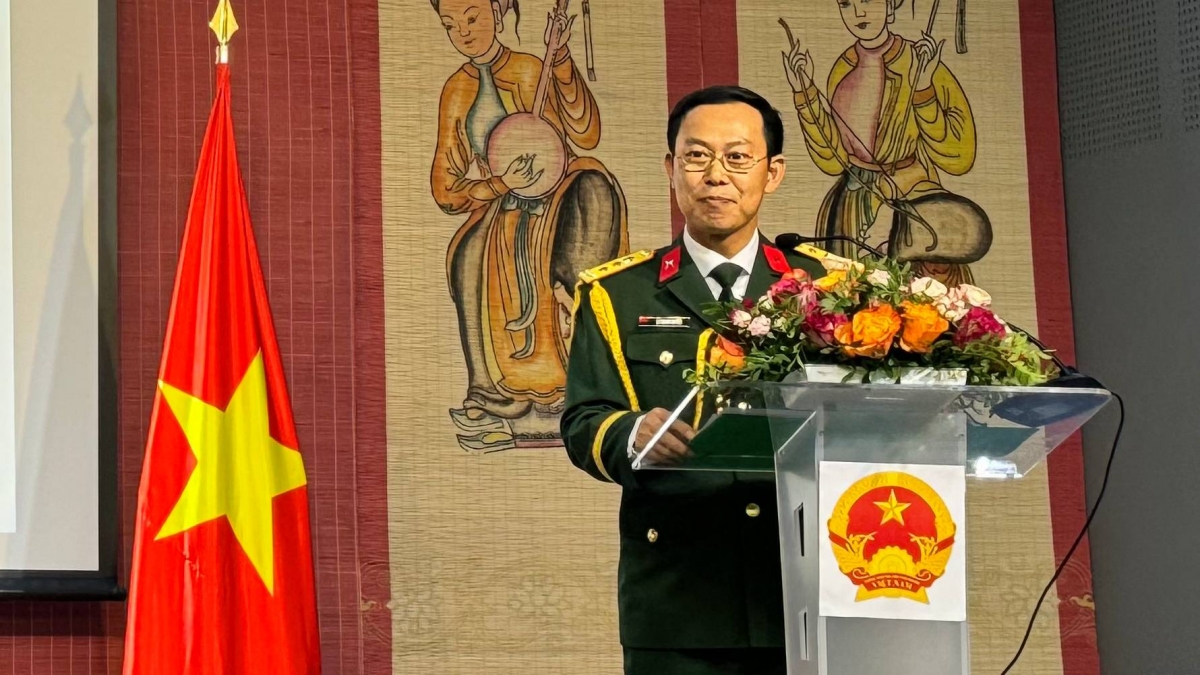 Tuỳ viên Quốc phòng Việt Nam tại Pháp Lê Mạnh Quyền.