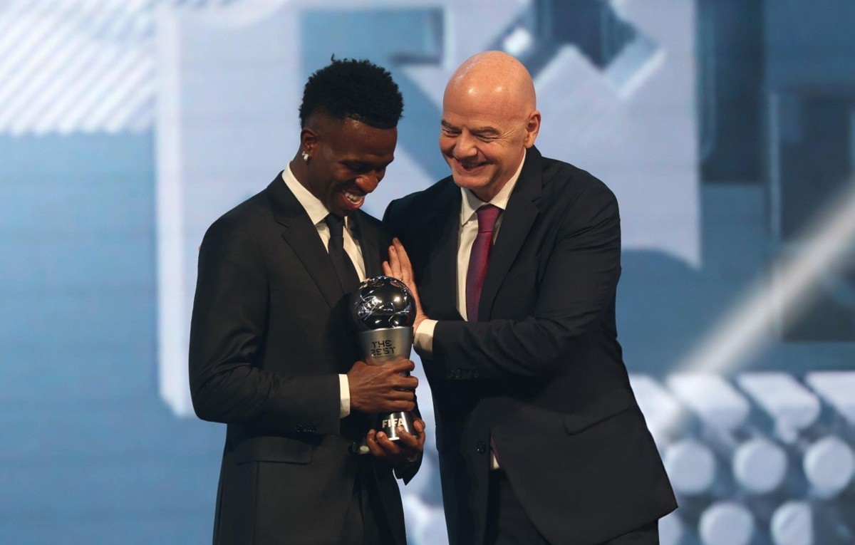 Vinicius nhận giải The Best. (Ảnh: Getty). 