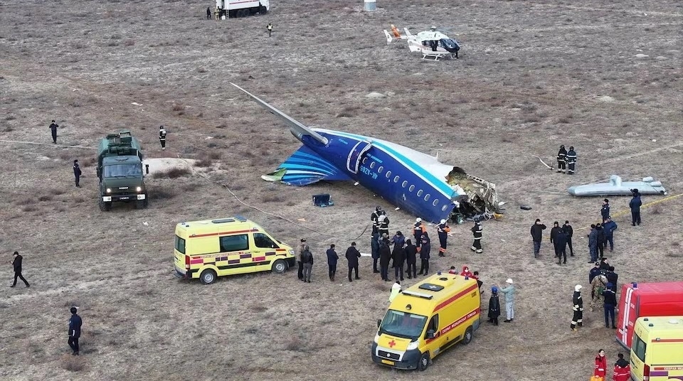 Hiện trường vụ tai nạn máy bay. Ảnh: Reuters.