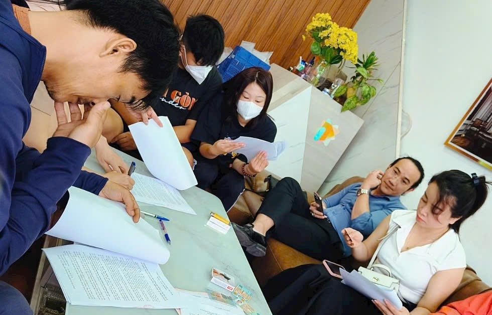 Theo quy định mới, nghề môi giới bất động sản phải có chứng chỉ và được quản lý bởi một công ty, sàn giao dịch (Ảnh: CT)