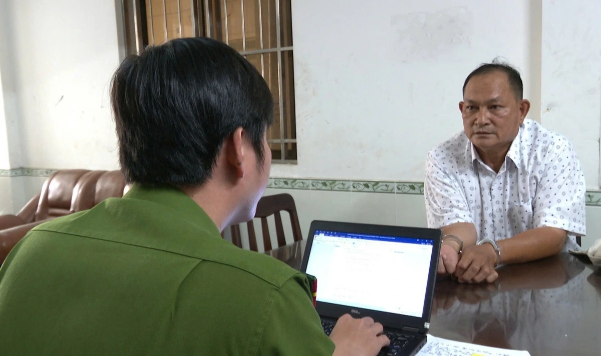Đối tượng Nguyễn Hoàng Giang tại cơ quan Công an- Ảnh: Thức Đương