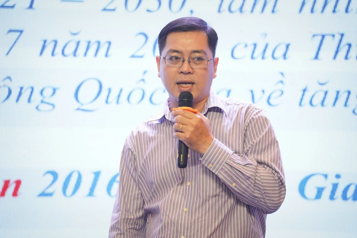 Ông Tống Viết Thành - Phó trưởng Phòng Quản lý Chất thải rắn, Sở Tài nguyên và Môi trường TP.HCM phát biểu tại diễn đàn.