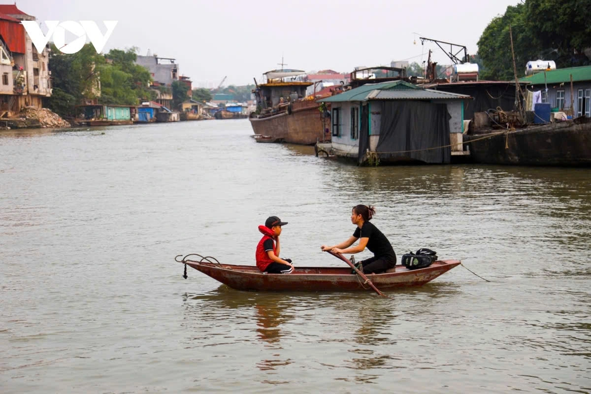 Cả trăm năm nay, làng Nguyệt Đức vẫn bồng bềnh trên sông Cầu, dọc theo các làng Vân Hà và Thổ Hà