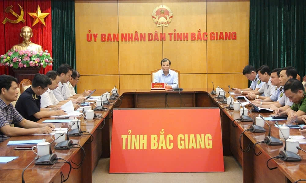 Lãnh đạo tỉnh Bắc Giang chỉ đạo các ngành chức năng tập trung chống buôn lậu, gian lận thương mại và hàng giả dịp trước, trong và sau Tết Nguyên đán Ất Tỵ 2025