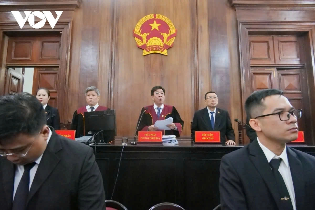 Tại phần tuyên án, bị cáo Trương Mỹ Lan nhận mức án cao nhất là Tử hình về ba tội Tham ô tài sản; Vi phạm quy định về cho vay trong hoạt động của các tổ chức tín dụng và Đưa hối lộ. Chồng bà Lan là tỷ phú Chu Lập Cơ cũng phải nhận mức án 9 năm tù trong vụ án này. Ngoài ra, hai bị cáo khác nhận mức án Chung thân là ông Bùi Anh Dũng (cựu Chủ tịch HĐQT SCB) và Võ Tấn Hoàng Văn (cựu Tổng Giám đốc SCB).