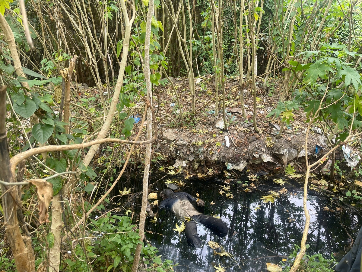 Thi thể nạn nhân đang trong giai đoạn phân hủy.