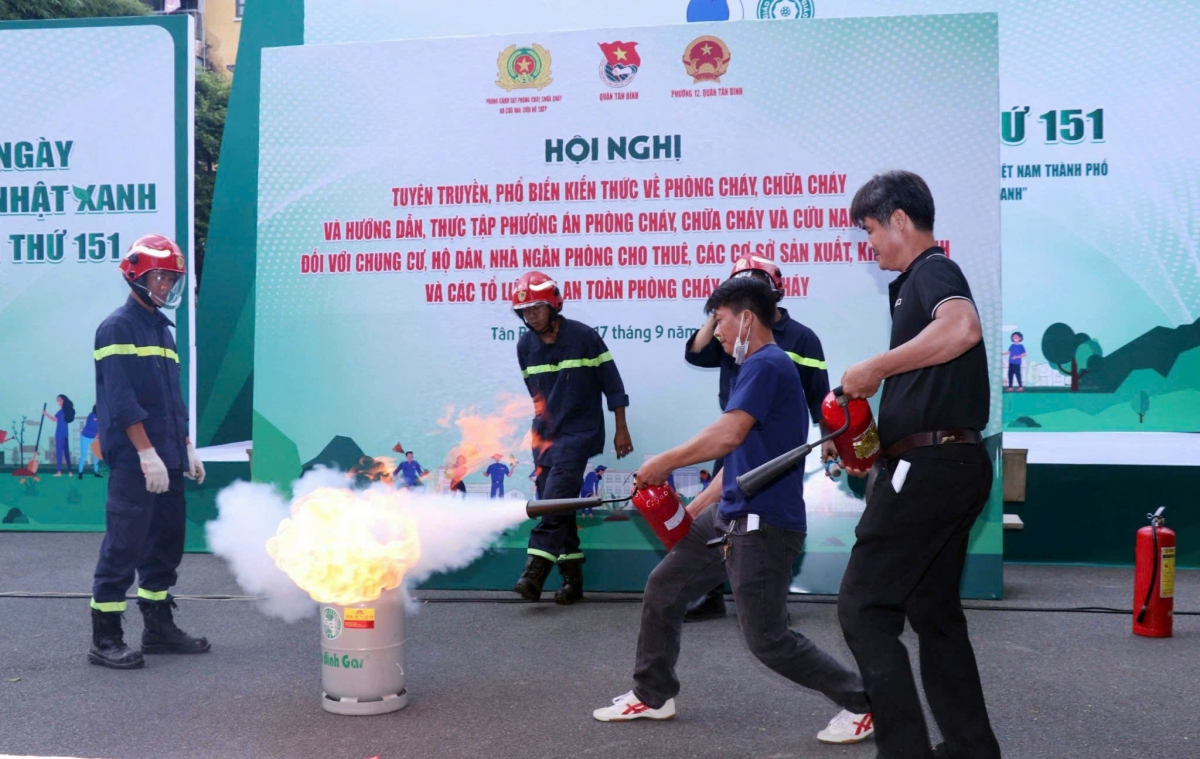 Các đơn vị công an sẽ tiếp tục có các buổi đào tạo, hướng dẫn các kỹ năng về PCCC và CNCH cho người dân.