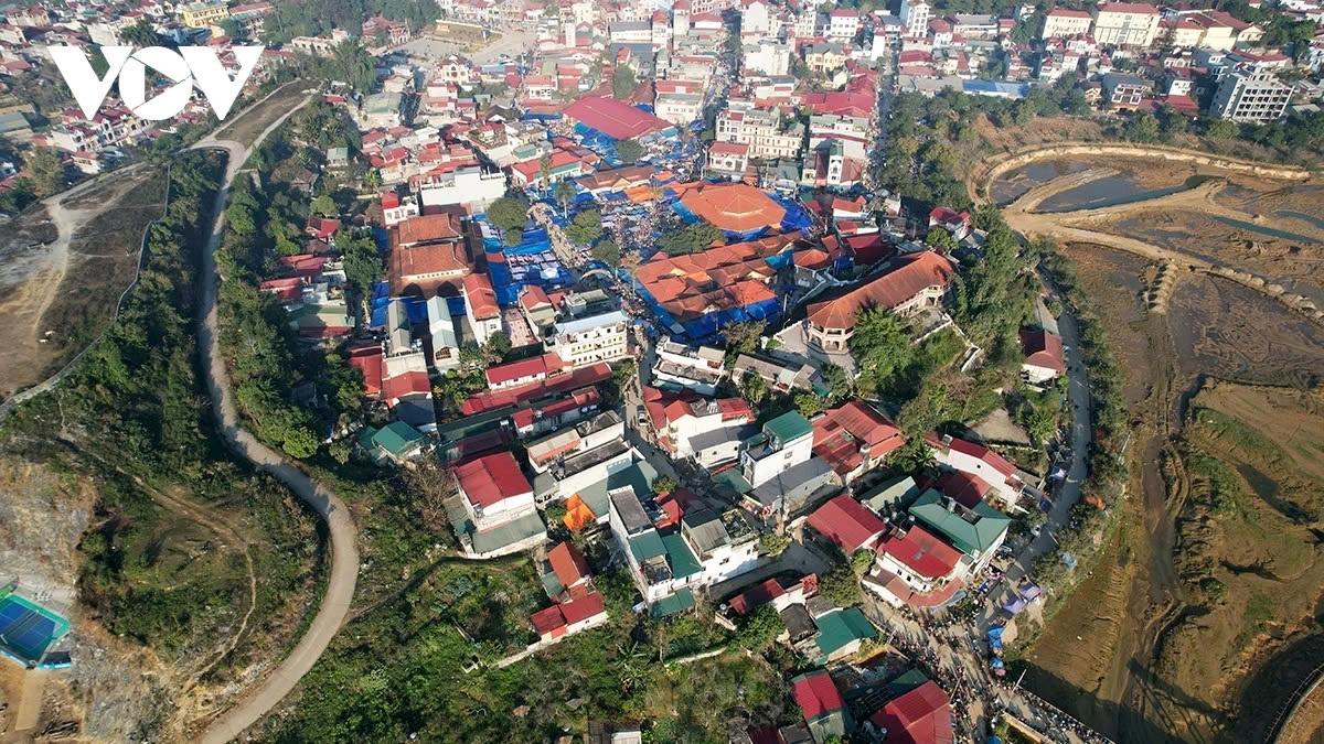The Bac Ha market meets once a week, scheduled on Sundays, where people from highland districts come to trade and interact.