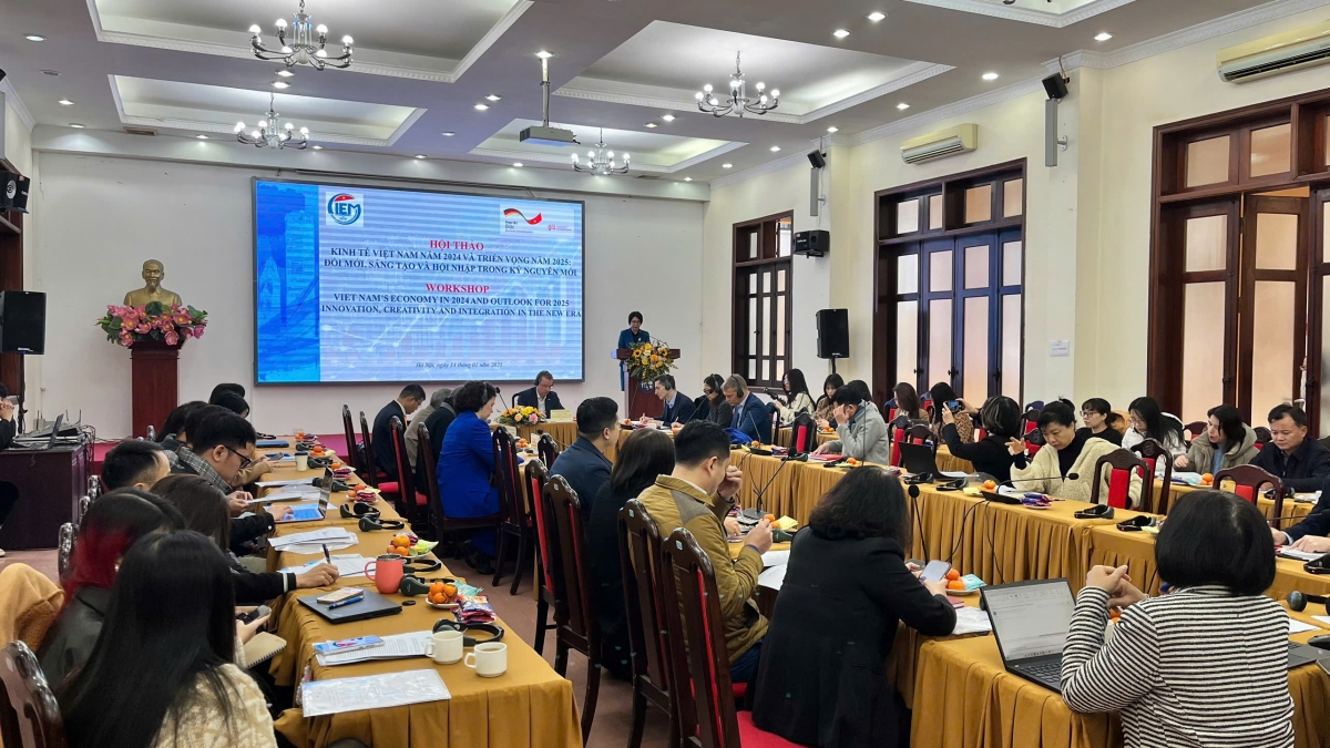 Viện trường CIEM Trần Thị Hồng Minh phát biểu tại hội nghị